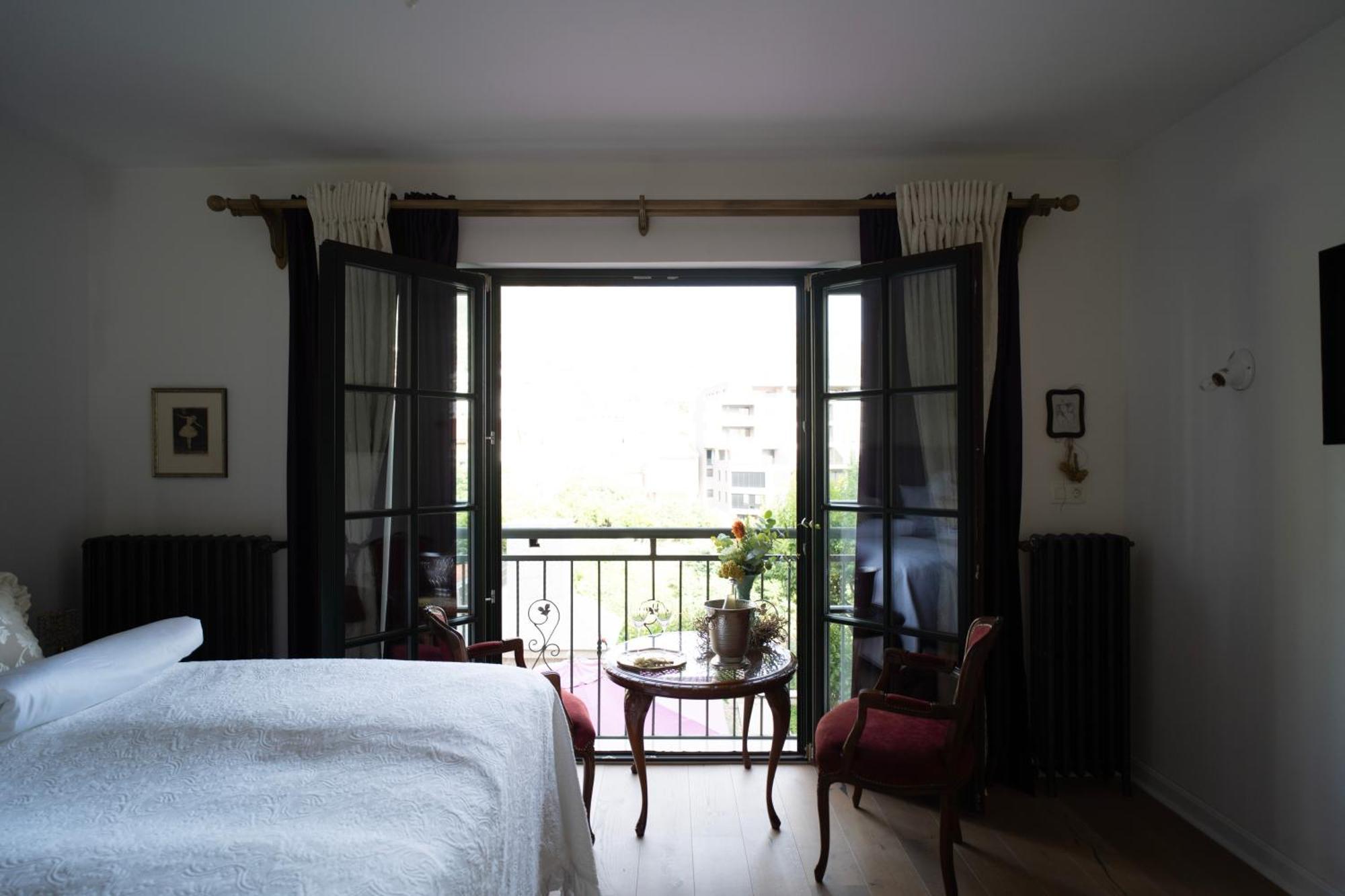 Nomad Rooms Mostar Buitenkant foto