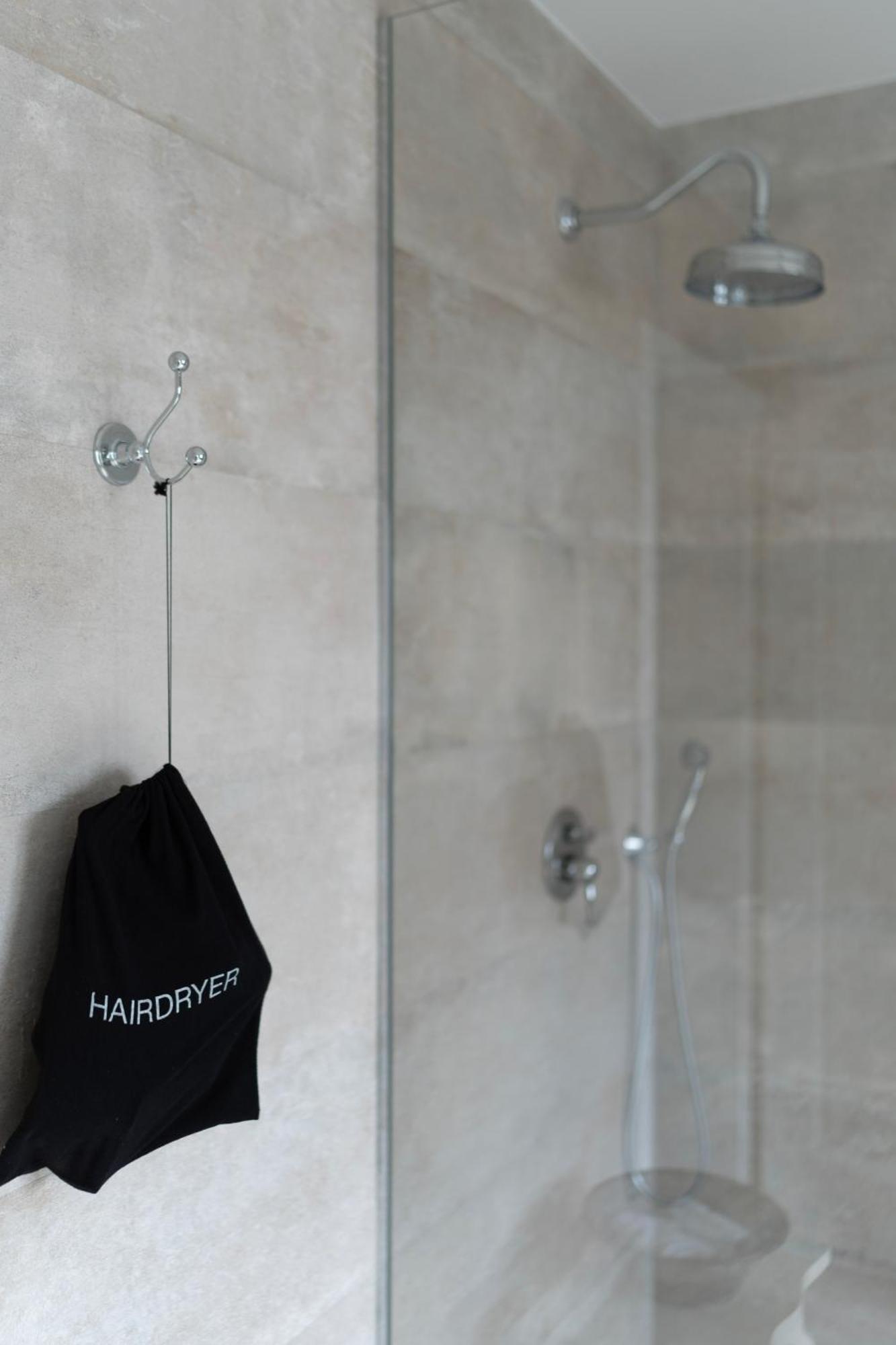 Nomad Rooms Mostar Buitenkant foto
