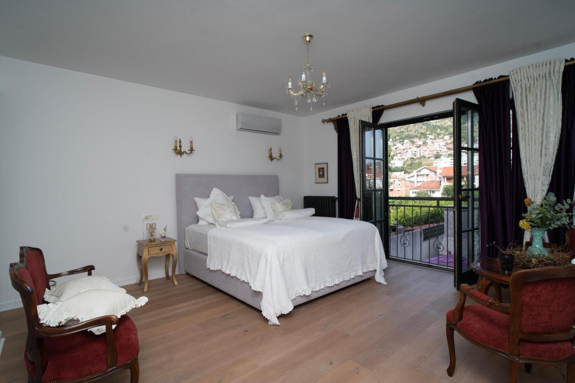 Nomad Rooms Mostar Buitenkant foto